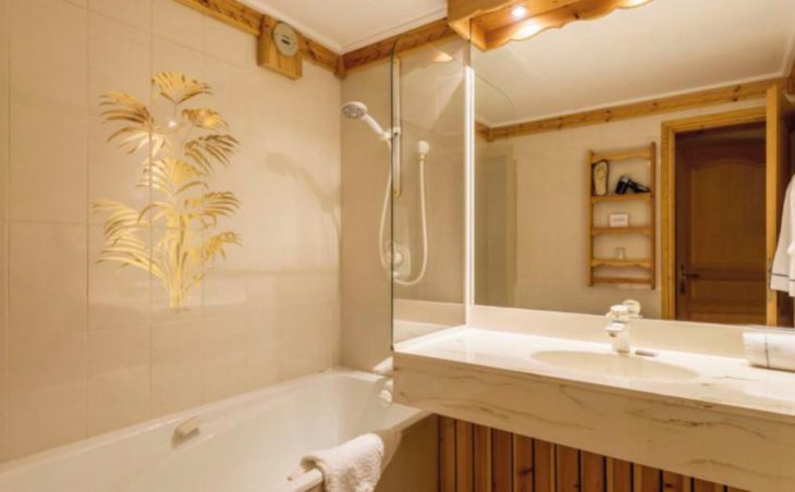 Les Sherpas Hotel, Courchevel, Bathroom